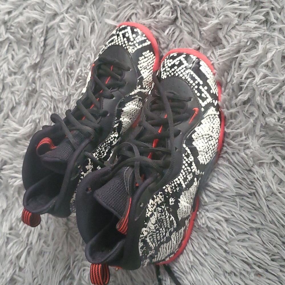 Nike Air Foamposite - Picture 4 of 5